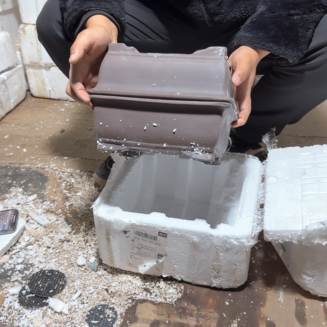 紫砂花盆瑕疵和瑕疵都