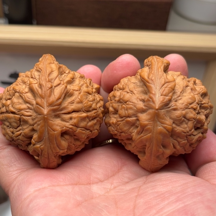 文玩核桃吊坠龙鼎