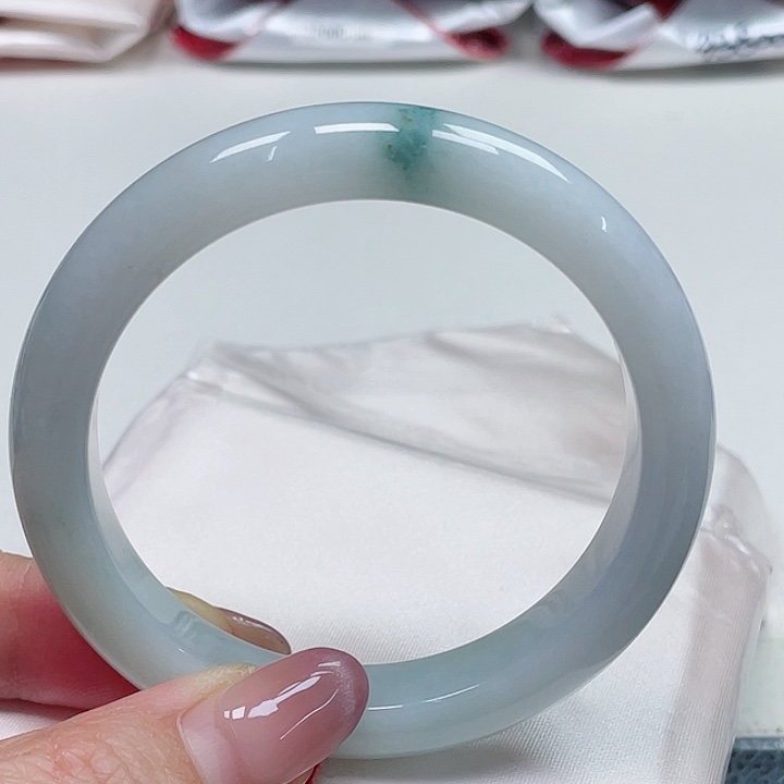 翡翠手镯未镶嵌缅甸翡翠