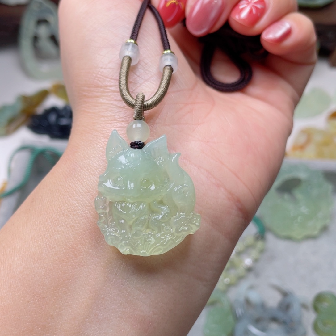 蛇纹石玉颈饰未镶嵌(****儿