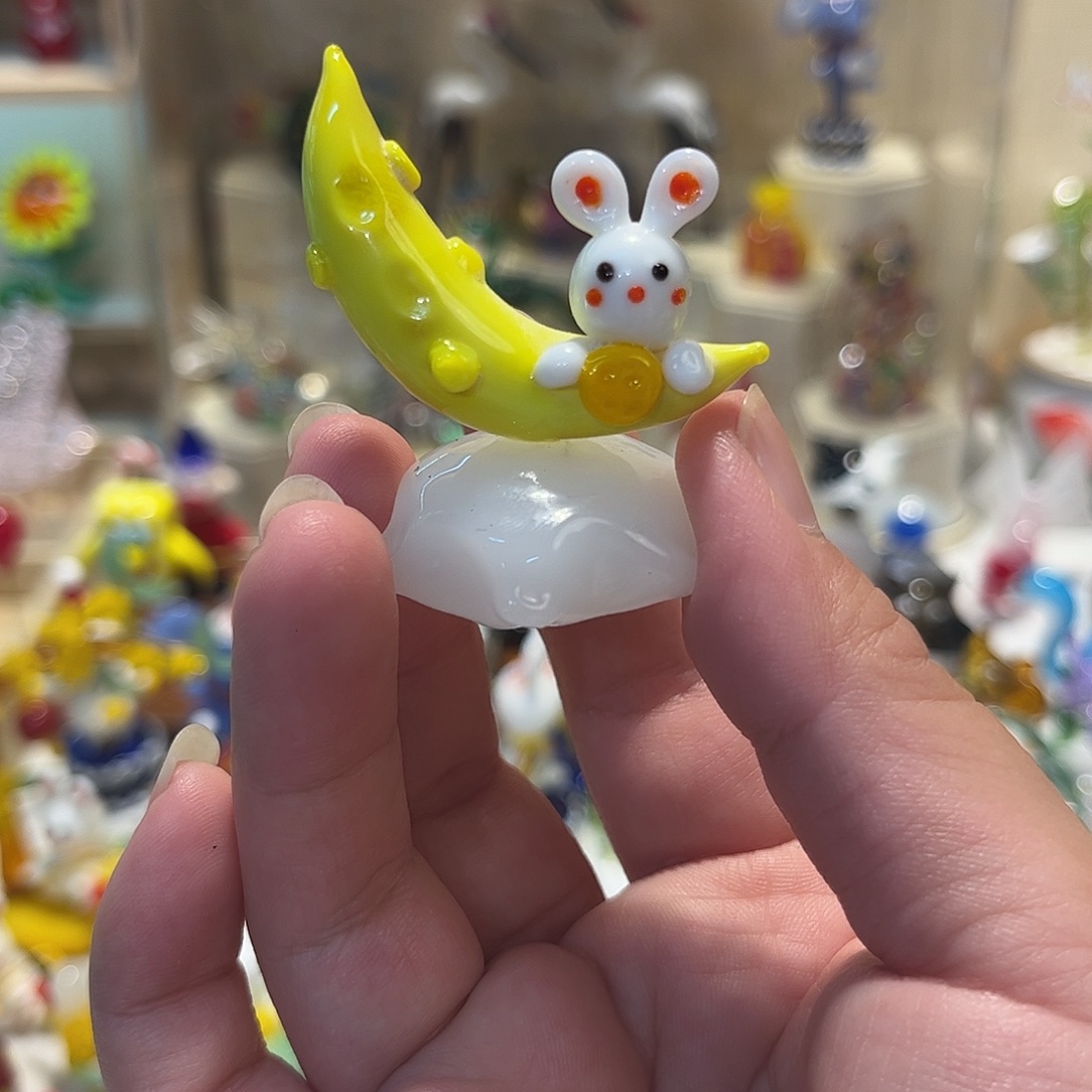 手工艺品琉璃月亮兔