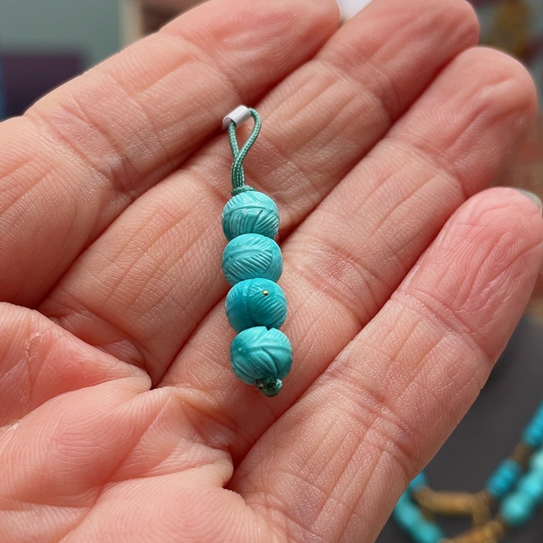 绿松石颈饰未镶嵌