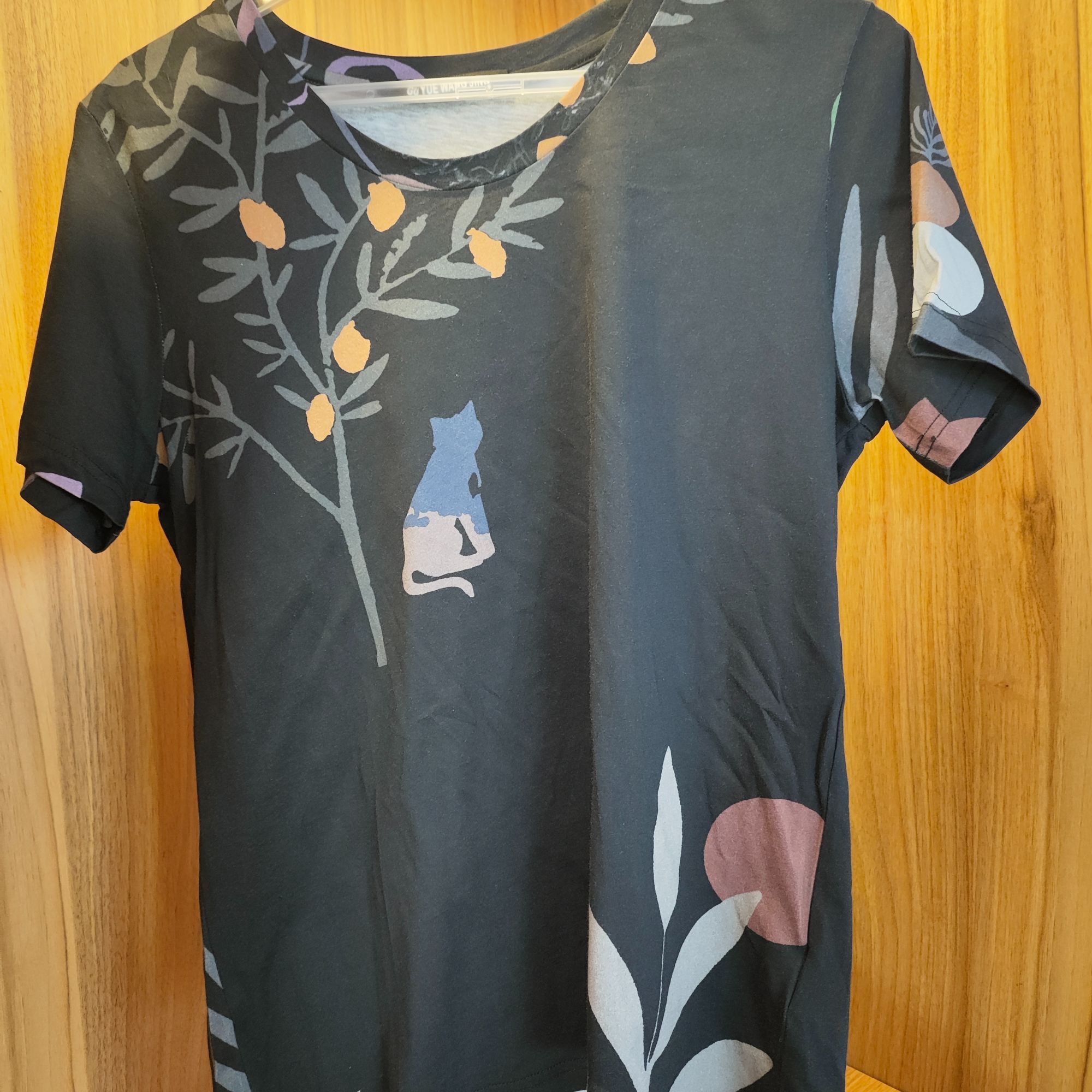 伴月伊人福利款圆领花色T22037