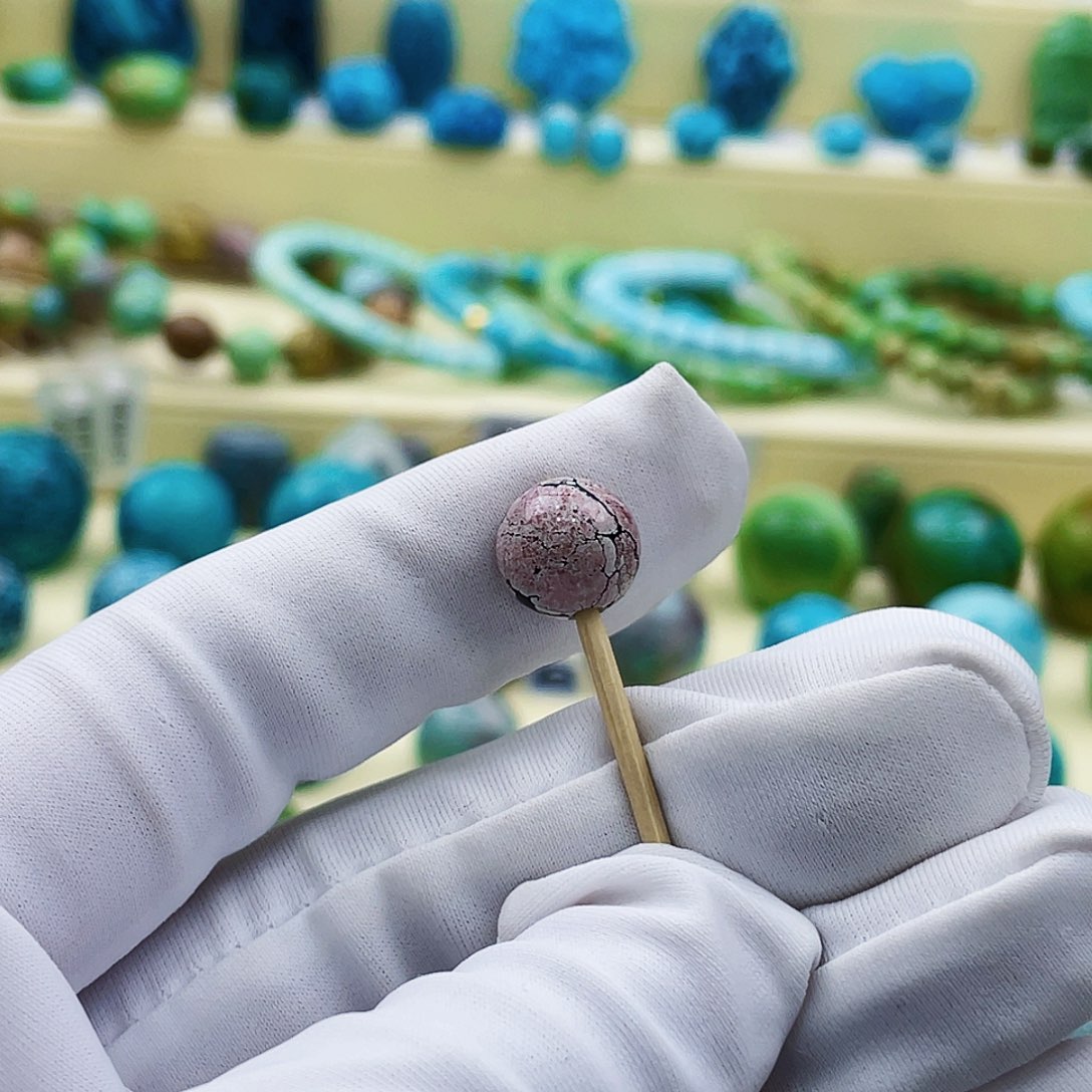 绿松石颈饰未镶嵌