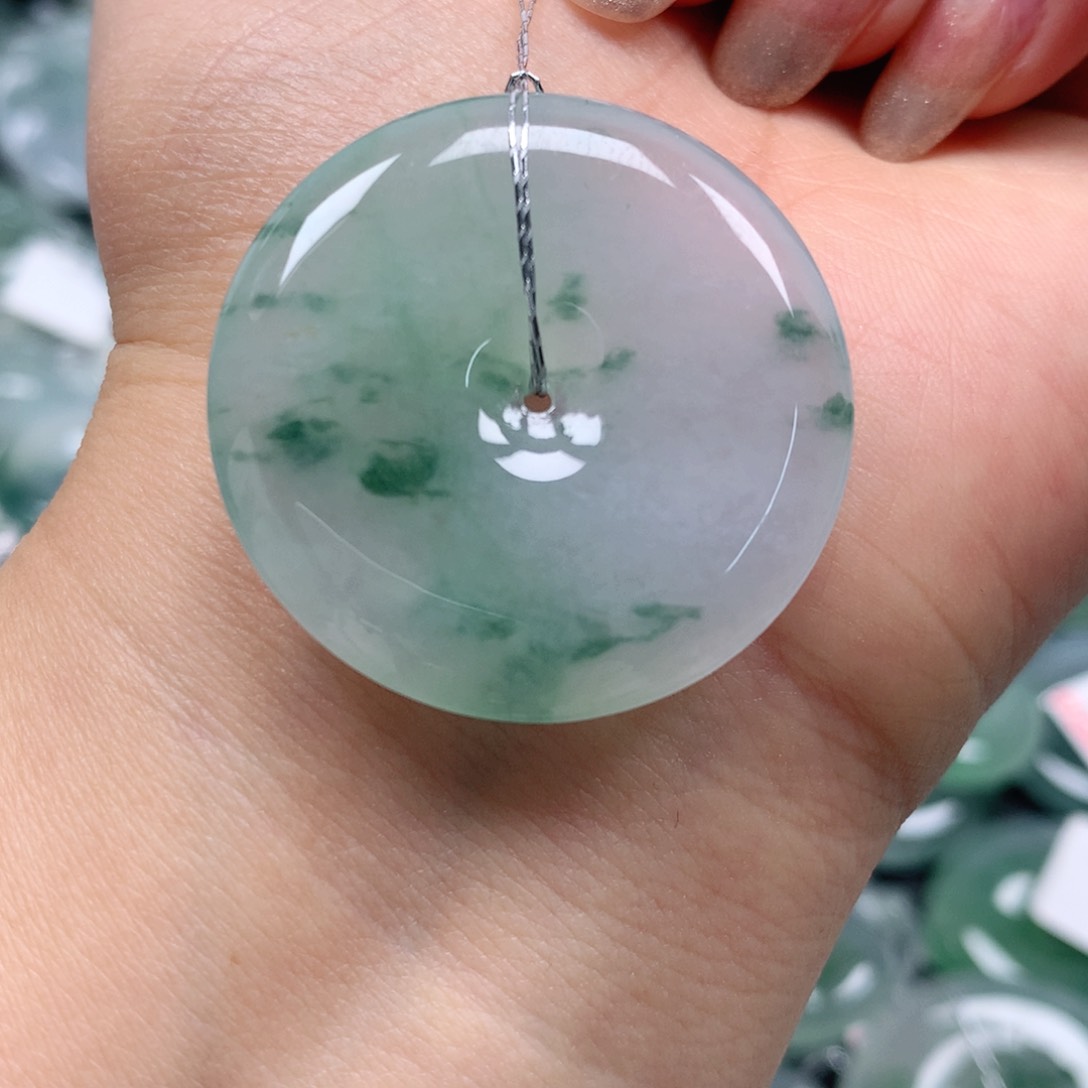 翡翠颈饰未镶嵌天然翡翠