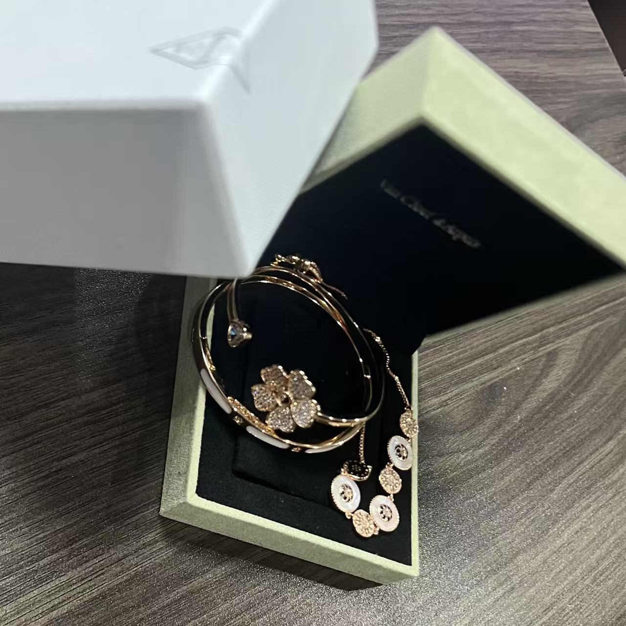 手链 【闪购】----- 时尚复古手链一套（镇车勿拍）