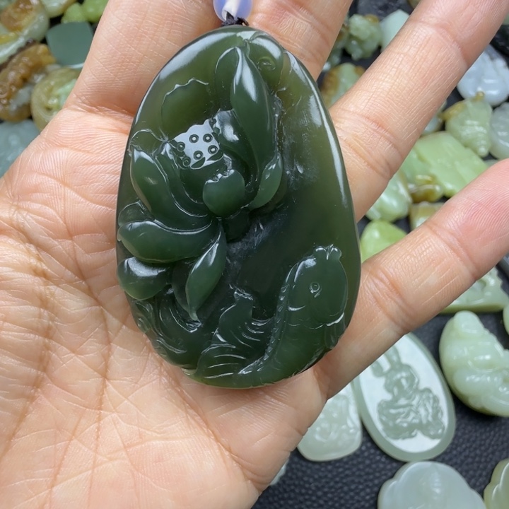 和田玉未镶嵌颈饰