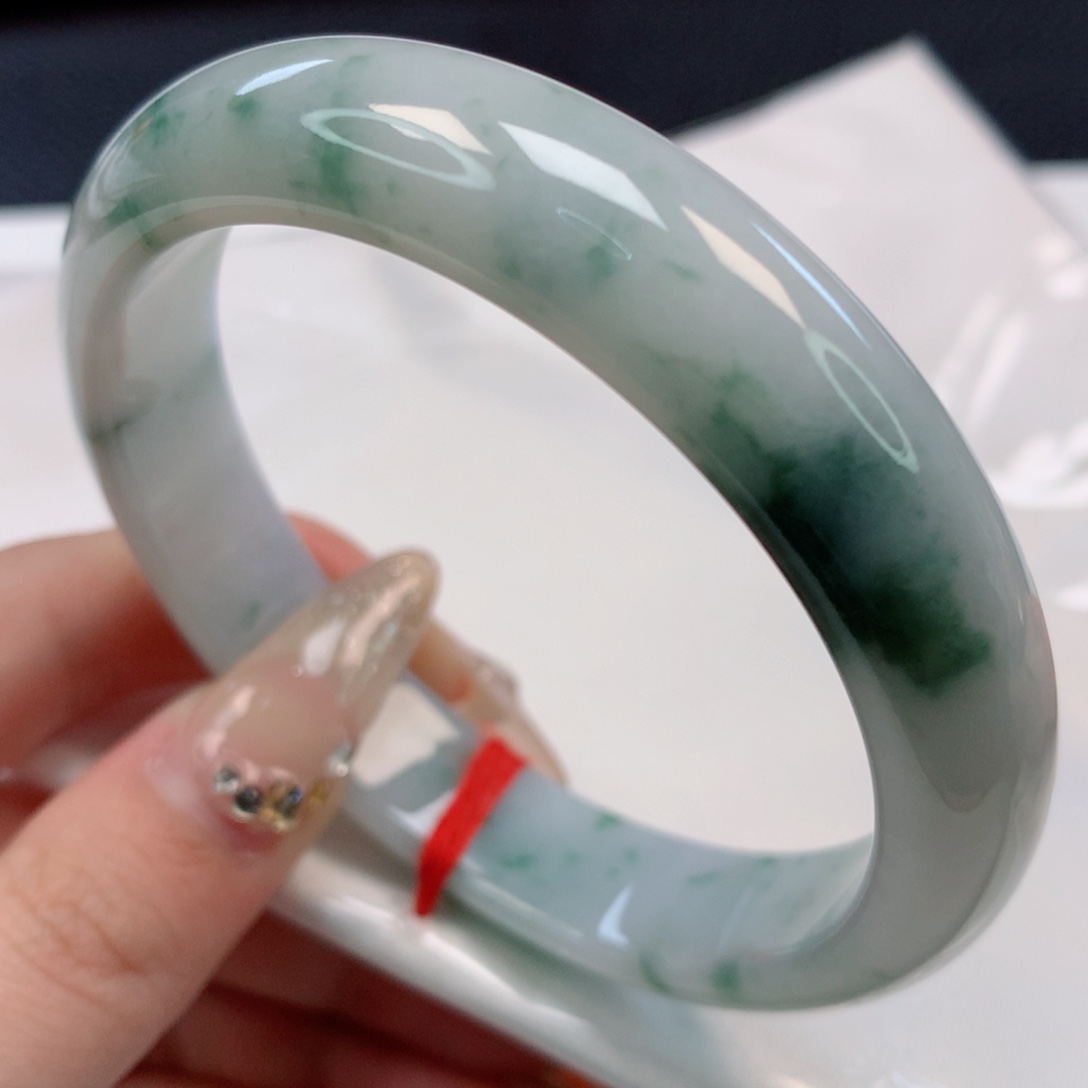 【闪购商品】翡翠手镯未镶嵌60+圈