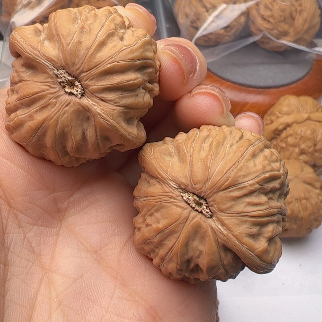 文玩核桃吊坠蓝*颜铁锤