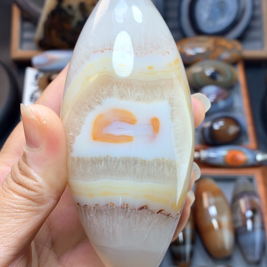 阿***佛玛瑙/玉髓未镶嵌珠宝奇石