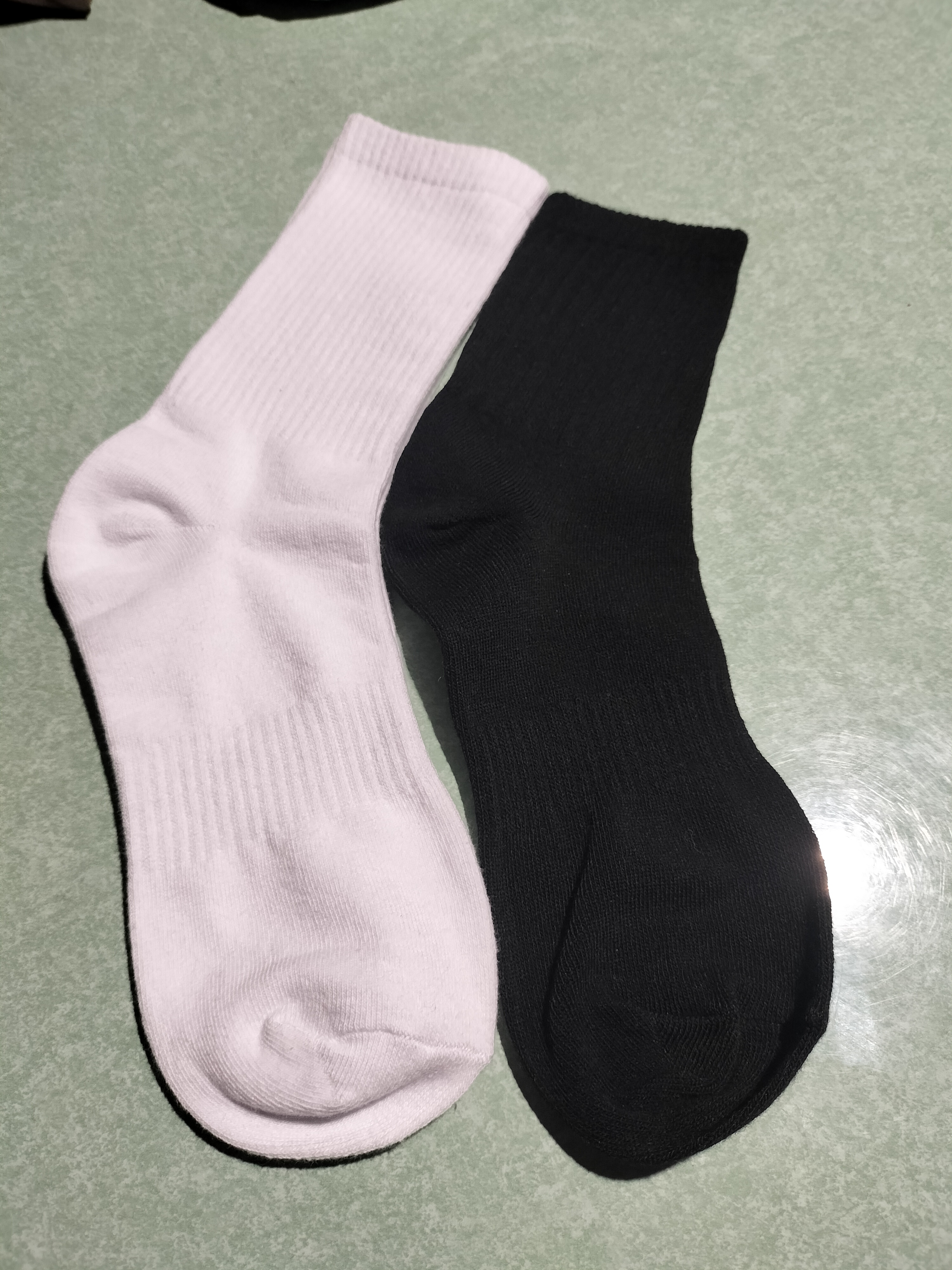 纯色袜子中筒纯棉袜子黑白吸汗运动袜