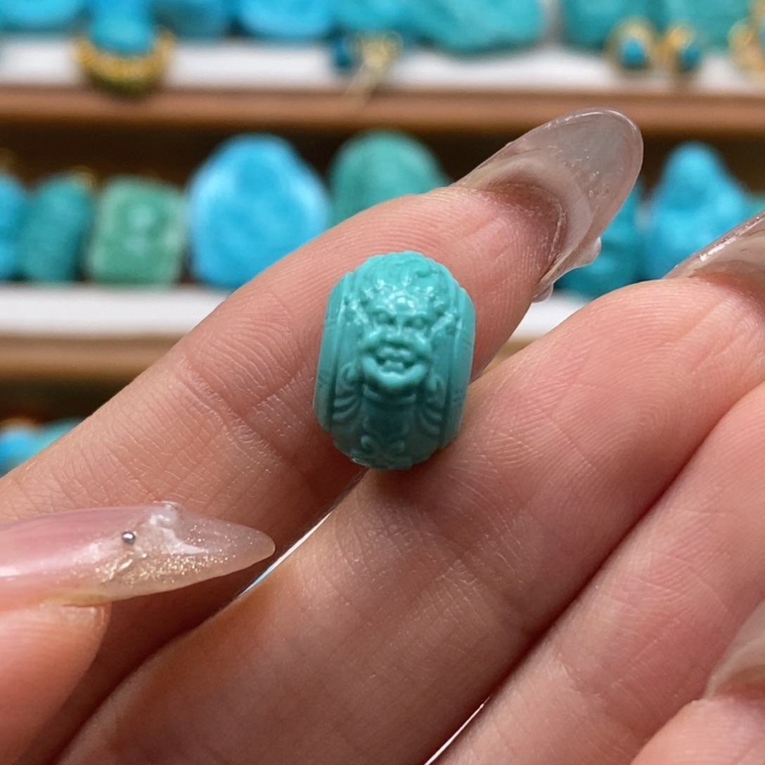 绿松石颈饰未镶嵌