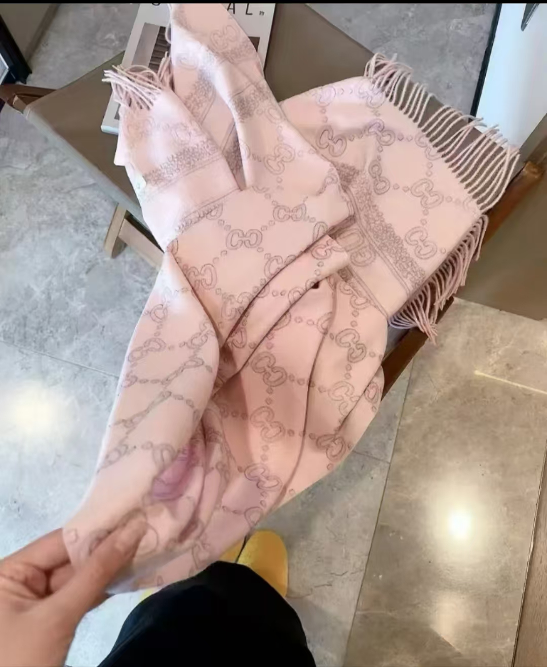 内蒙古厂家直邮2025冬季立体新款cc字母双面羊绒围巾披肩65x2米