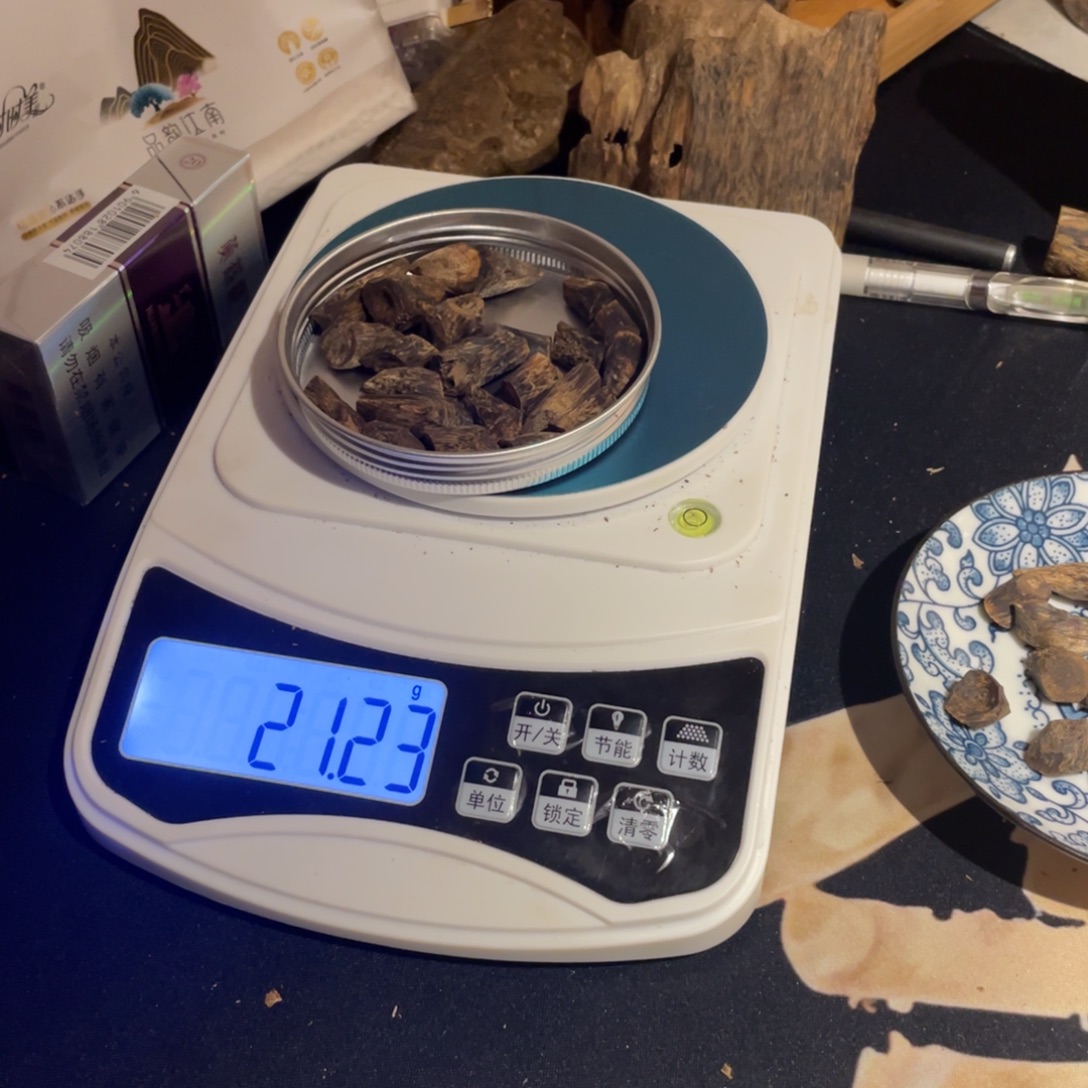 用***好沉香碎屑沉香树钉