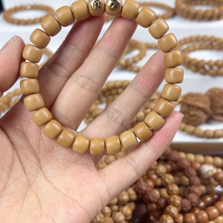 猴头核桃吊坠问天道珠孔道黑点66