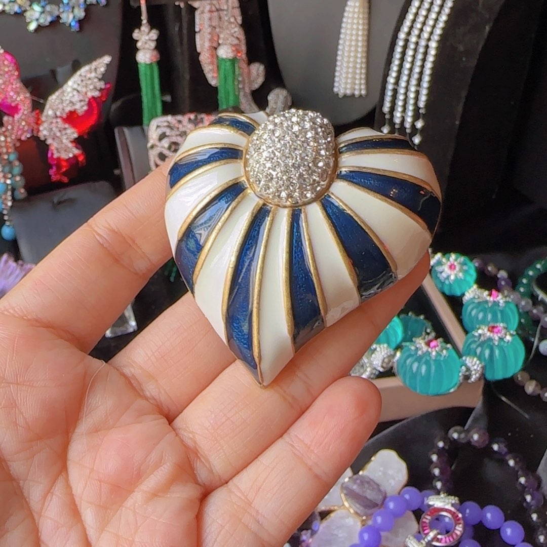 悦***海铁合金大理石胸针