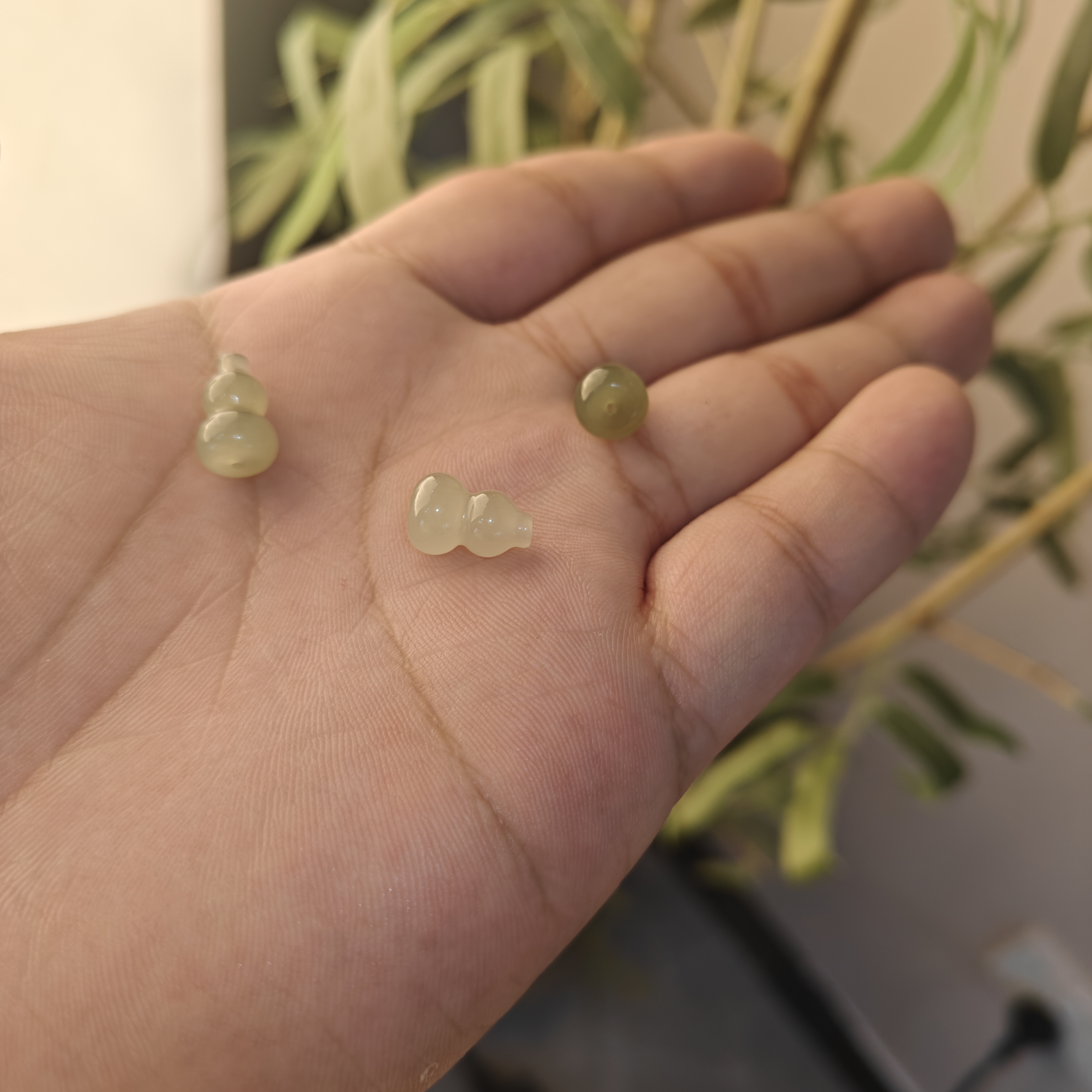 约12*8mm和田玉葫芦通孔吊坠多样性发一