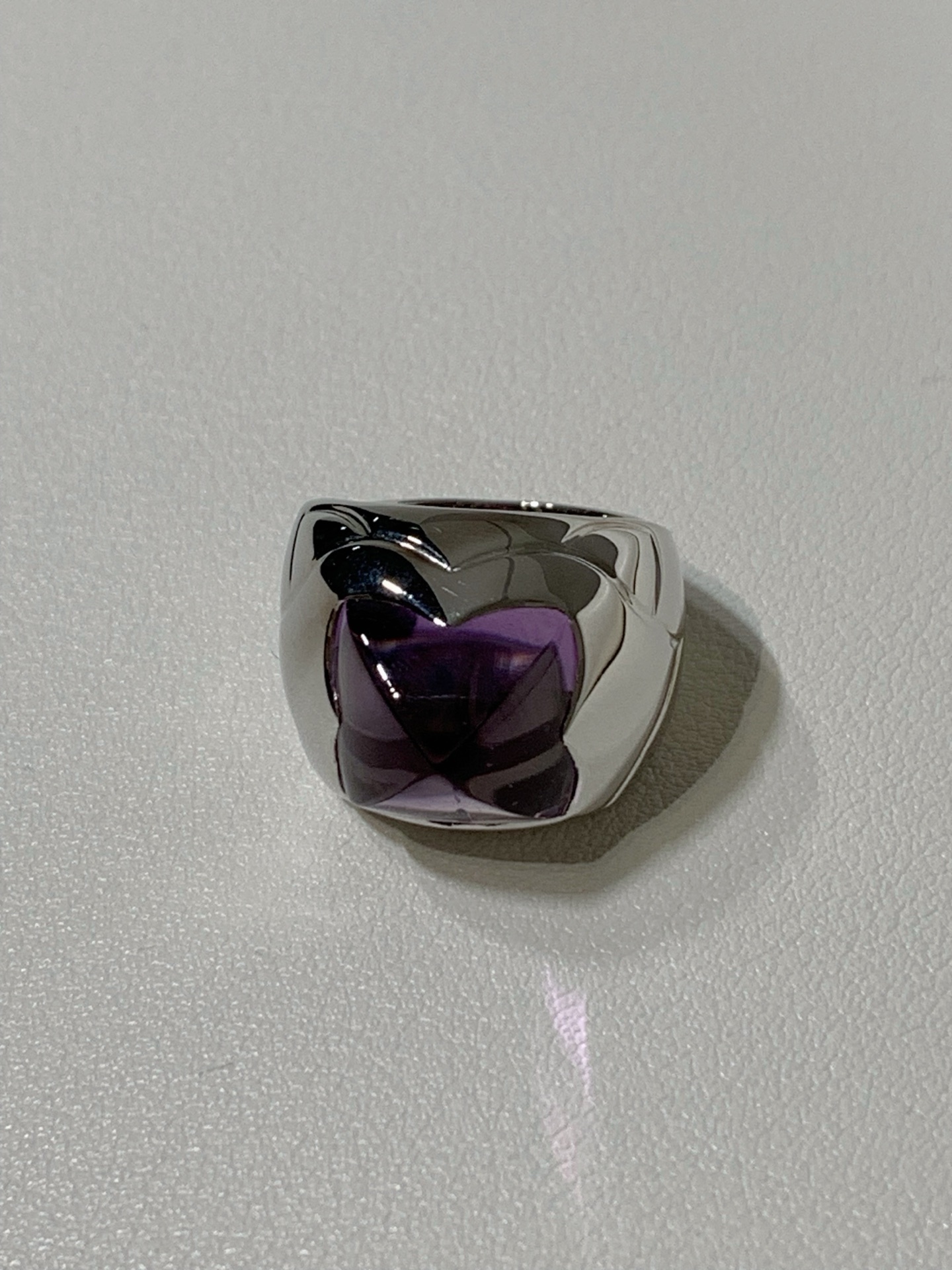 95新 BVLGARI/宝格丽 Bvlgari 宝格丽 紫色金字塔戒指/11809585