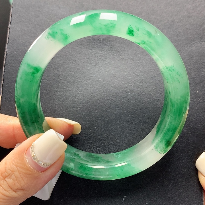 石英质玉未镶嵌手镯