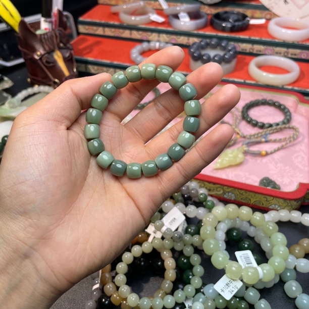 和田玉卡10豆青细油膏