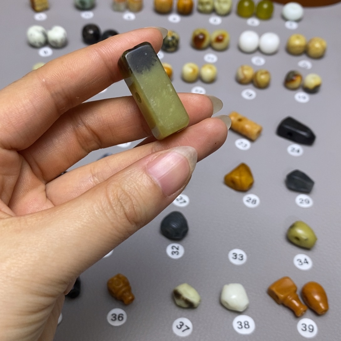 蛇纹石玉配饰合金妹****…