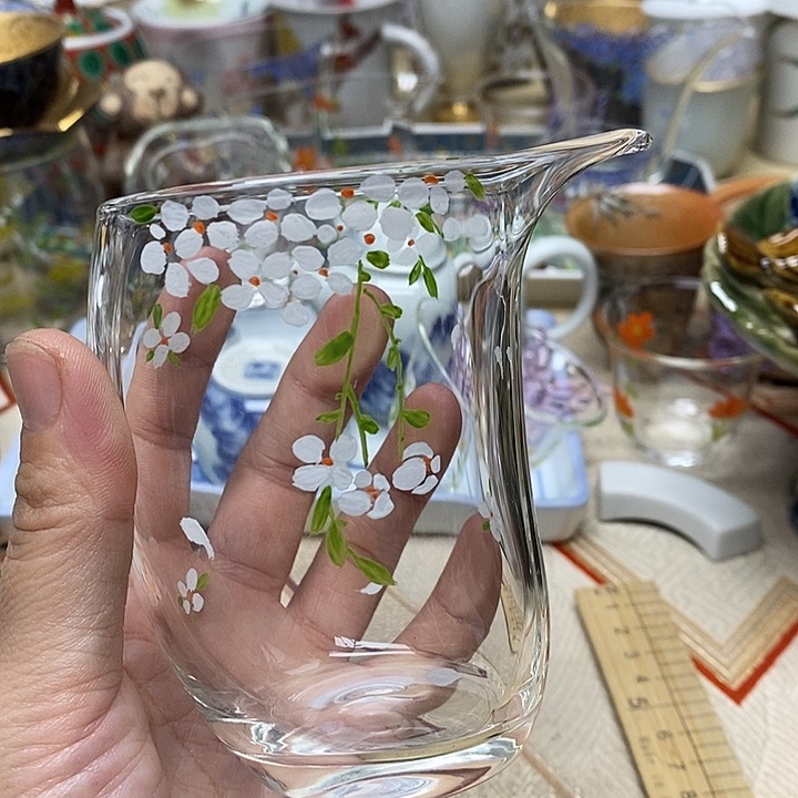 茶壶紫砂杯子的味道就好像被风压一样