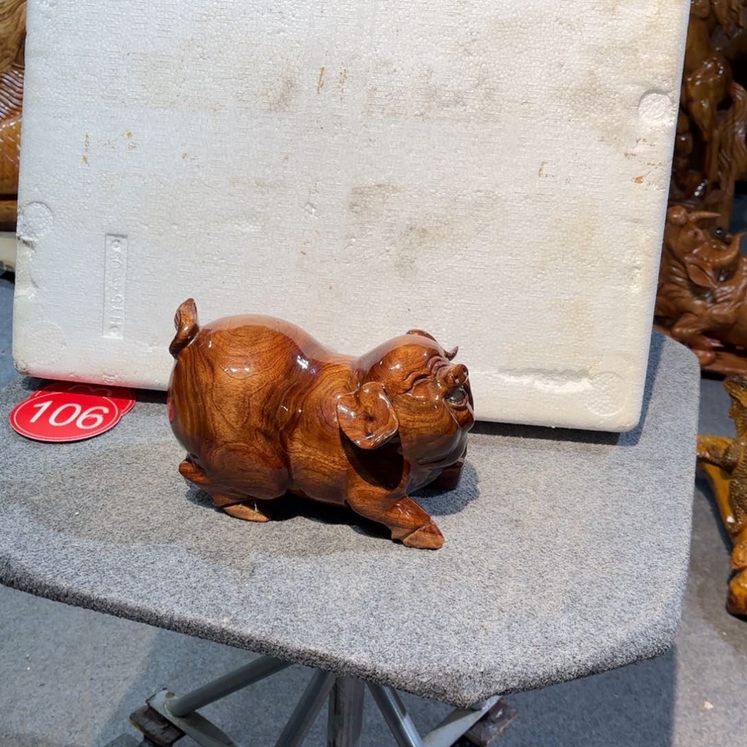 用***3香樟木福猪纯手工制作工艺品
