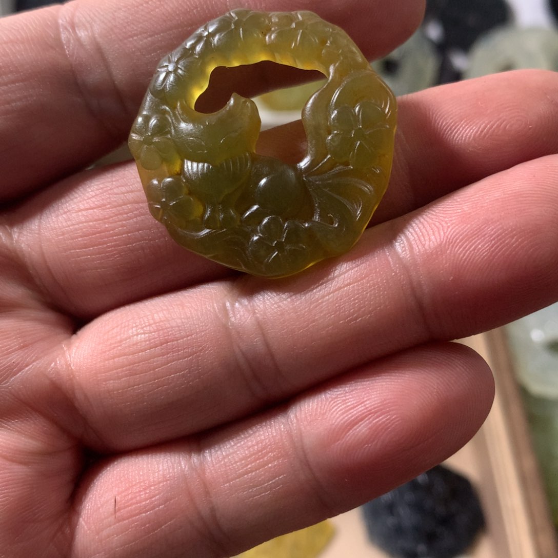 【闪购商品】蛇纹石玉颈饰未镶嵌