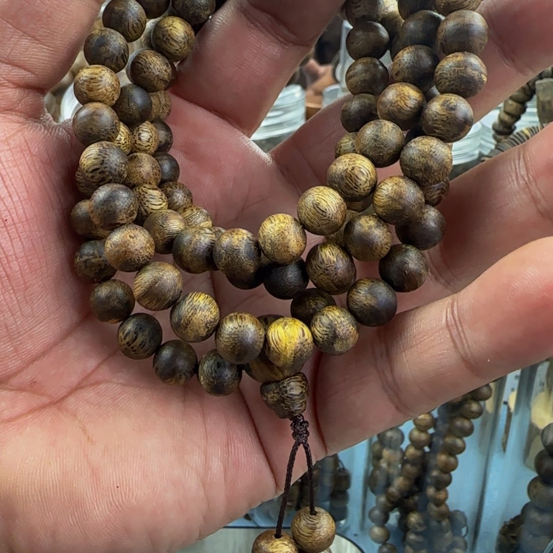 沉香手串卡0.8圆珠多圈