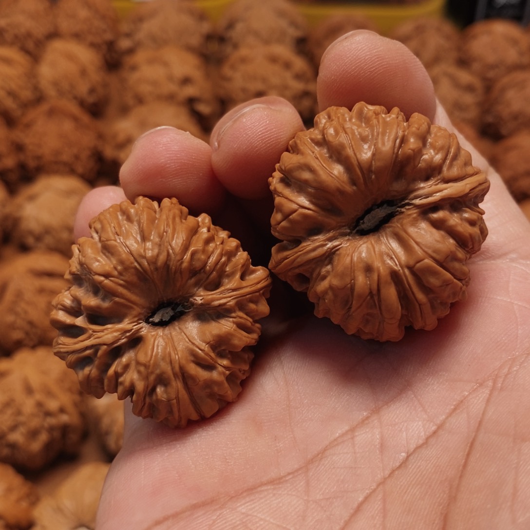 文玩核桃把件老*儿37尺 全品平谷凹底 37克 51