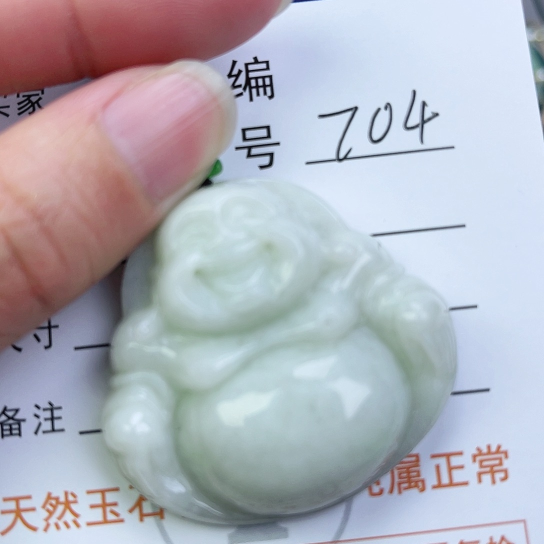 翡翠颈饰未镶嵌佛公微瑕