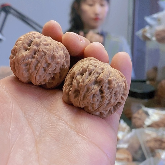 【闪购商品】把件文玩核桃35闷尖石墩小众蜡皮