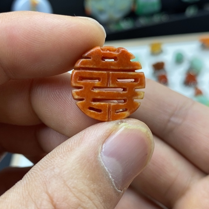 翡翠颈饰未镶嵌吊坠