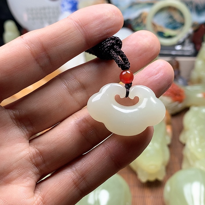 石英质玉颈饰未镶嵌