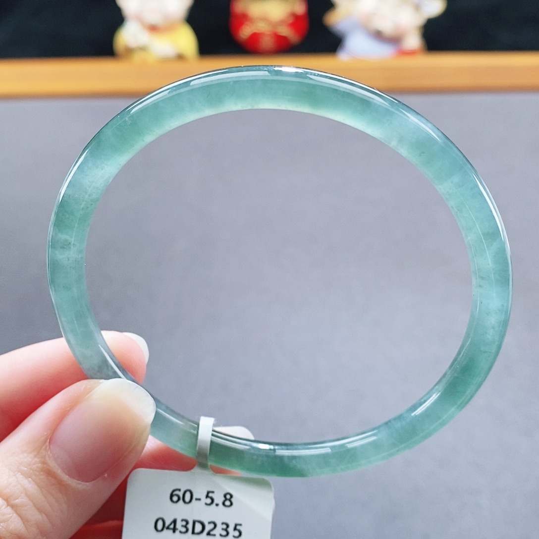 翡翠未镶嵌手镯113