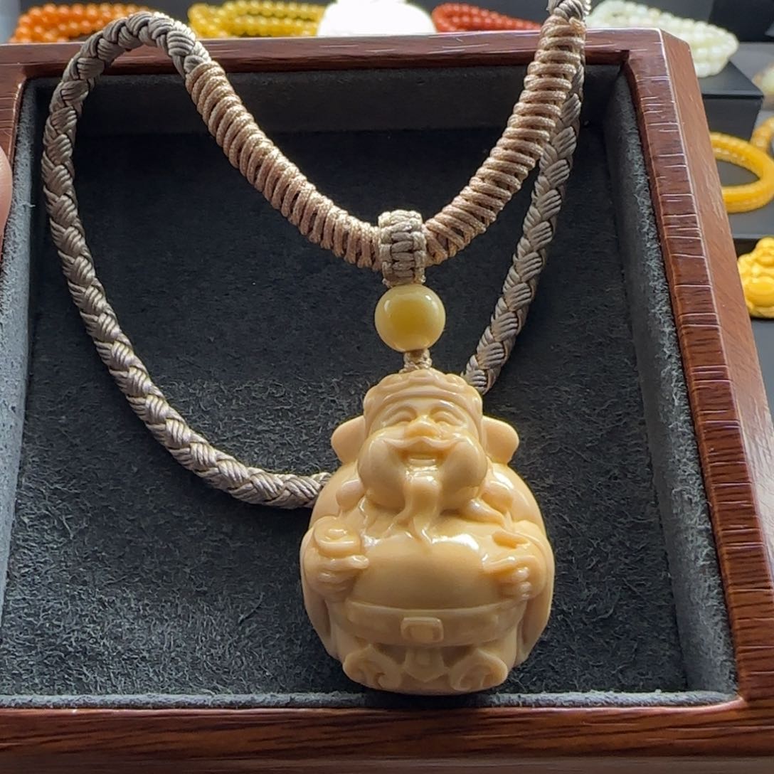 石英质玉（缅黄）配饰未镶嵌