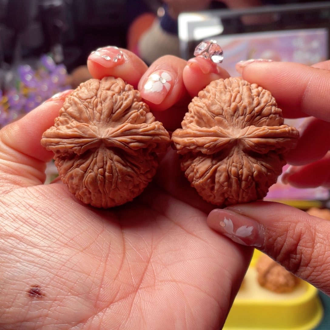 【闪购商品】文玩核桃把件白狮子42