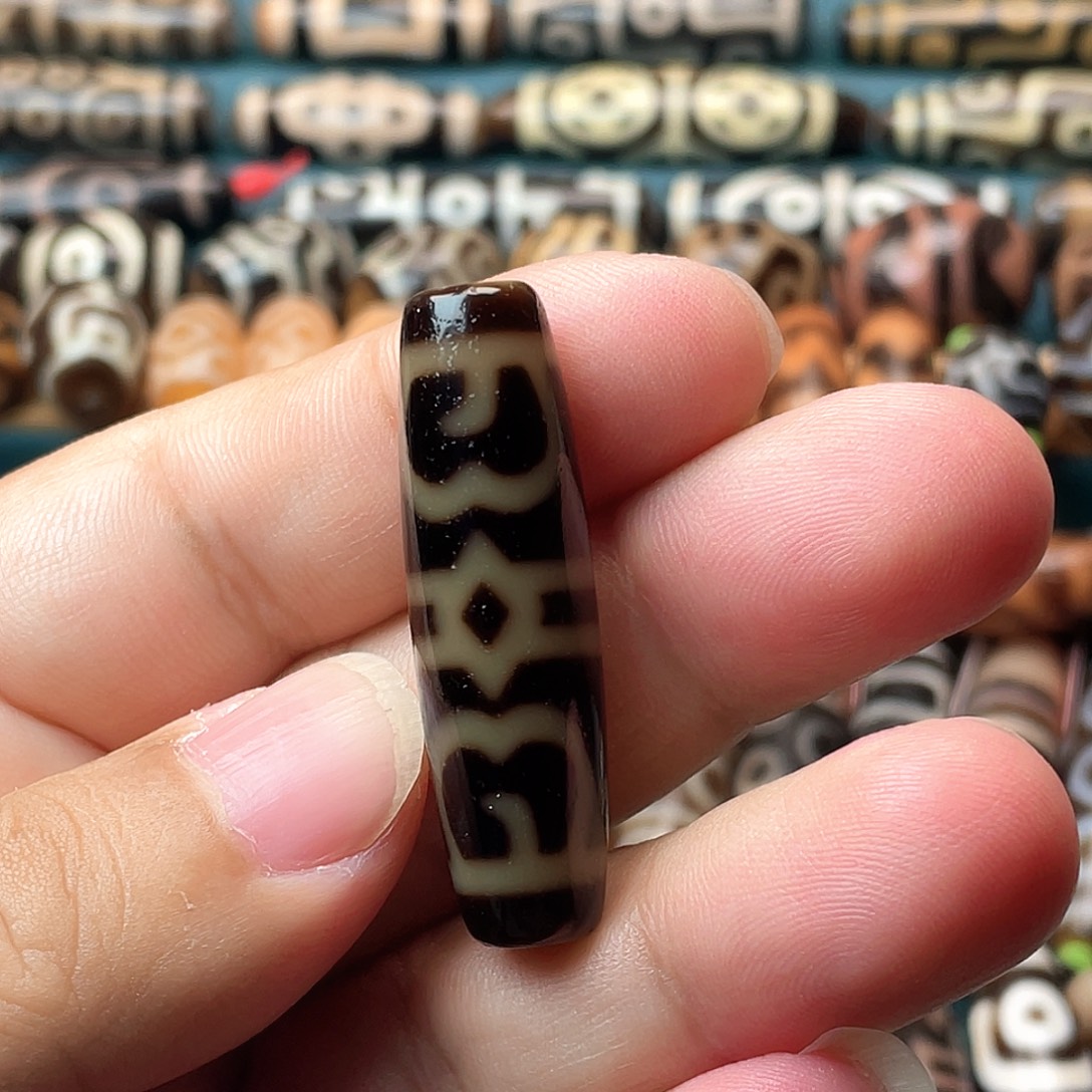 玛瑙/玉髓未镶嵌颈饰高油莲师法帽