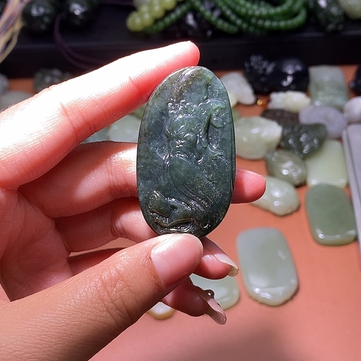 和田玉未镶嵌颈饰