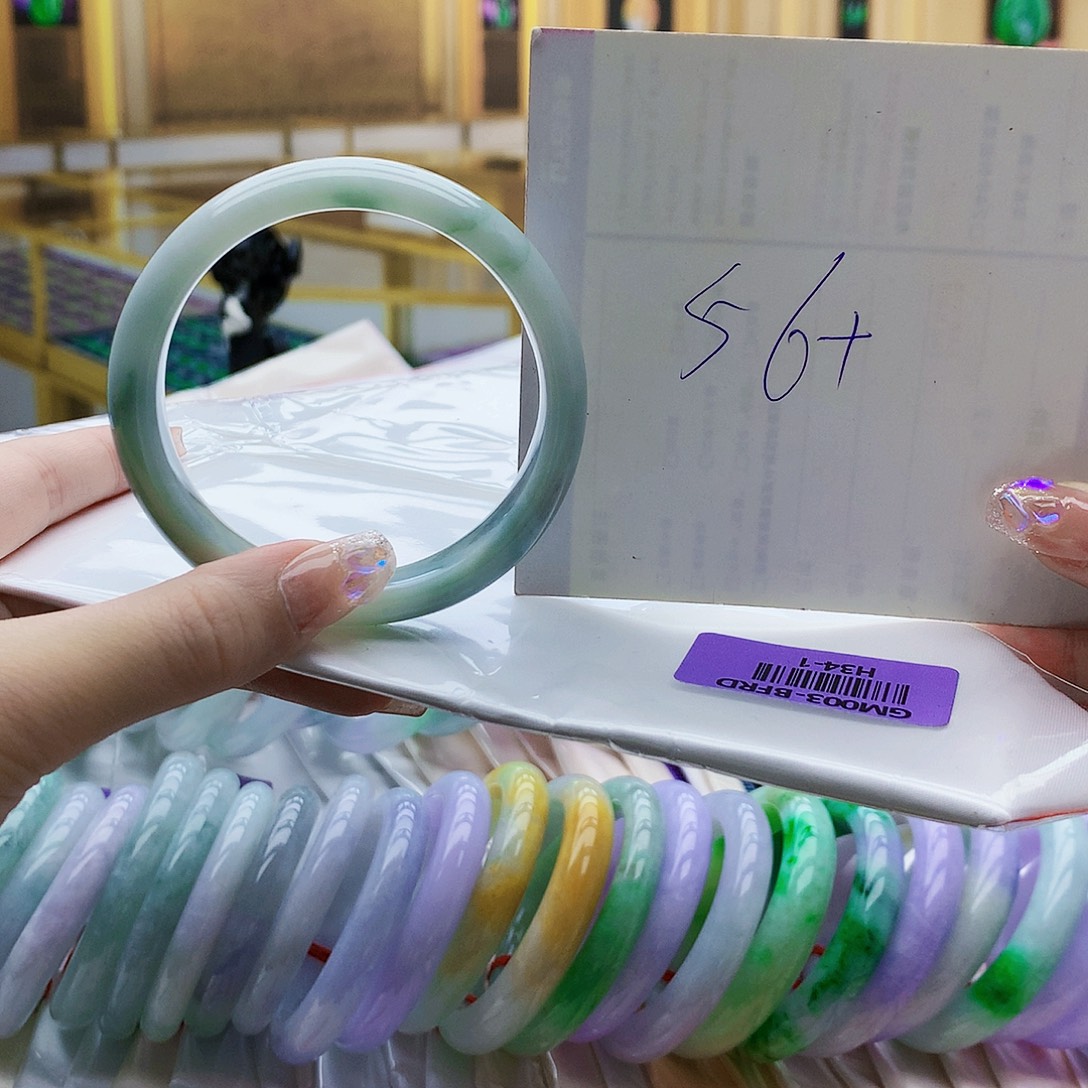 翡翠未镶嵌手镯vjj