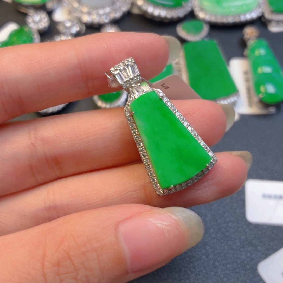 翡翠银S925镶嵌颈饰