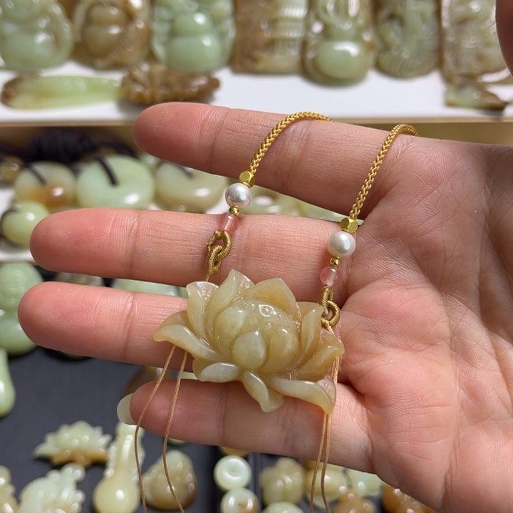 和田玉颈饰未镶嵌