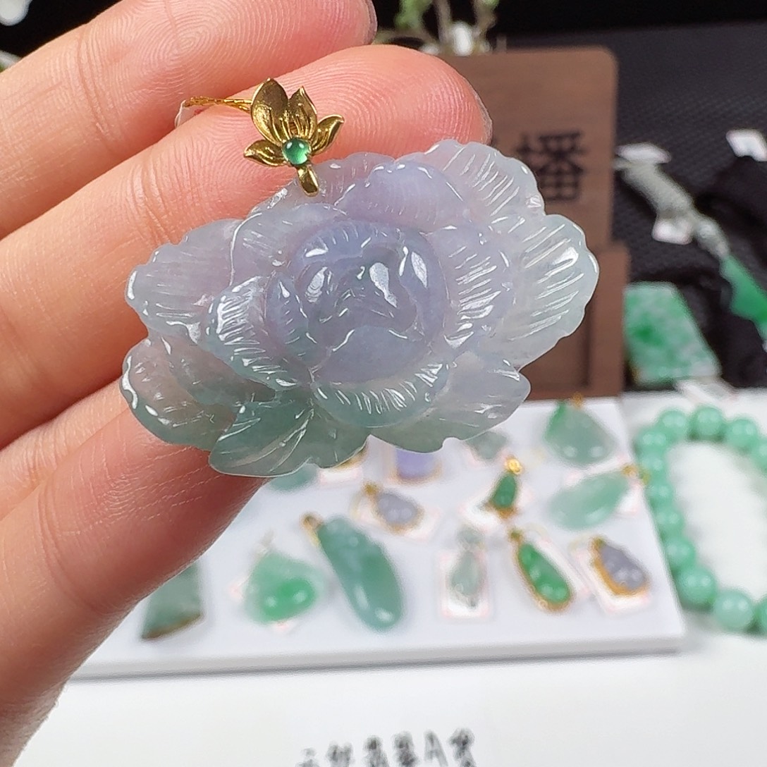 翡翠18K金镶嵌颈饰