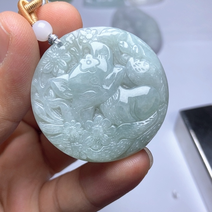 翡翠未镶嵌颈饰翡翠