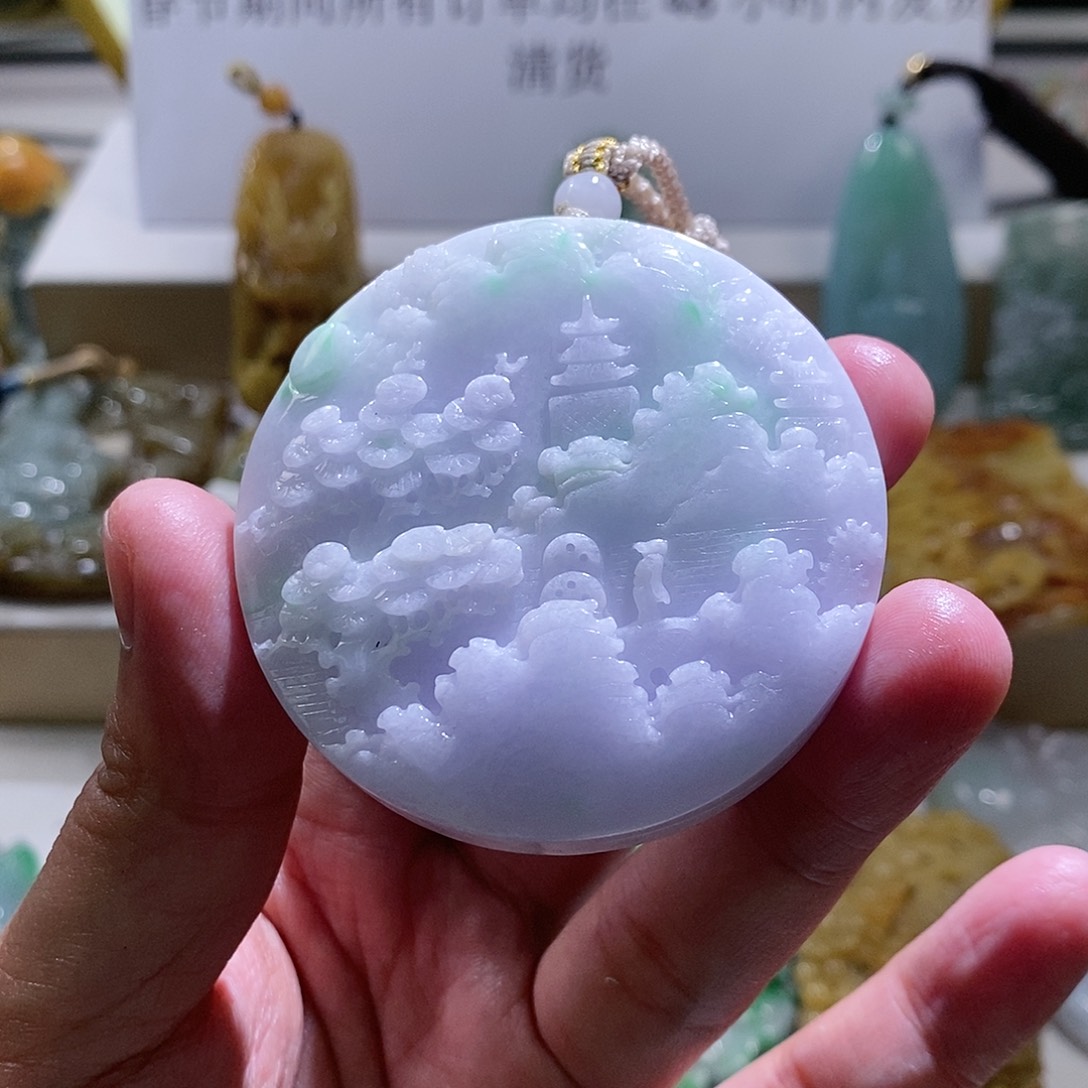 【闪购商品】翡翠颈饰未镶嵌山水