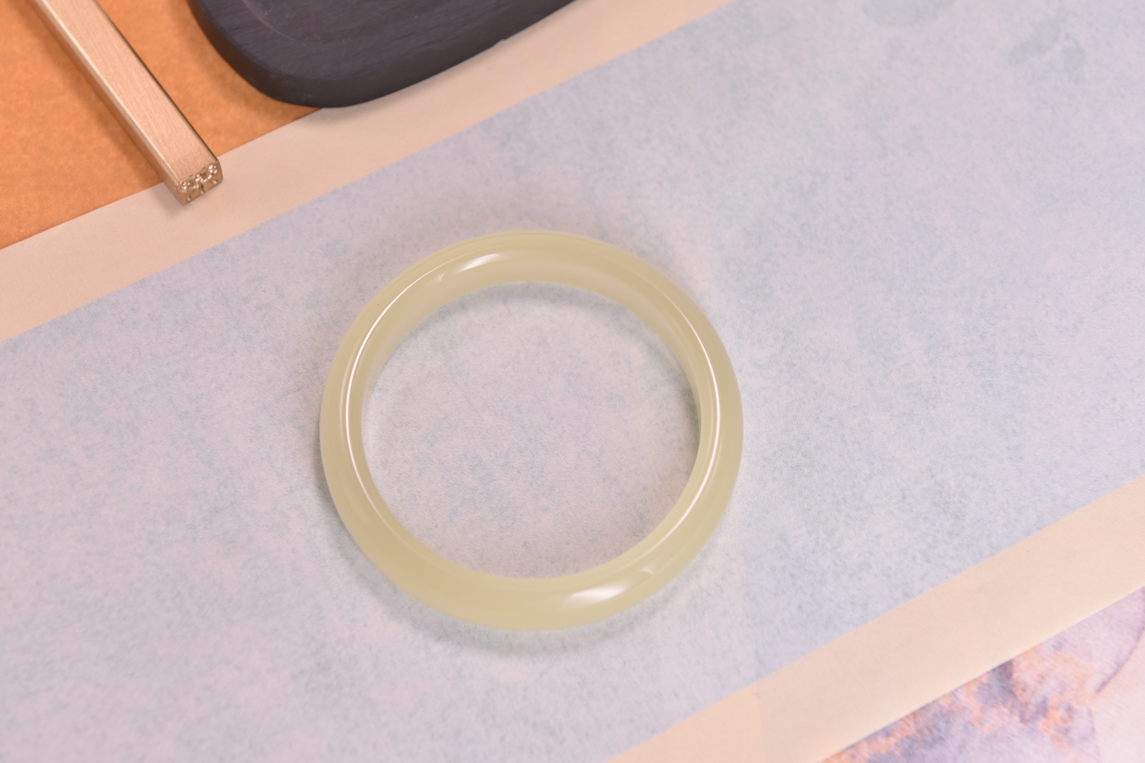 天然和田玉手镯 和田玉浅晴水手镯 宽13mm厚10mm