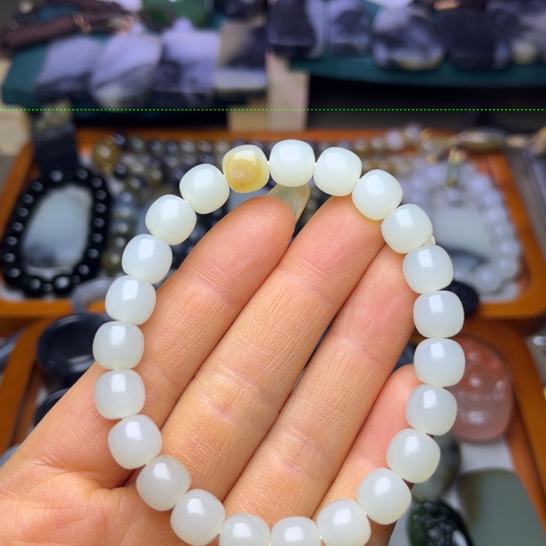 和田玉未镶嵌手串