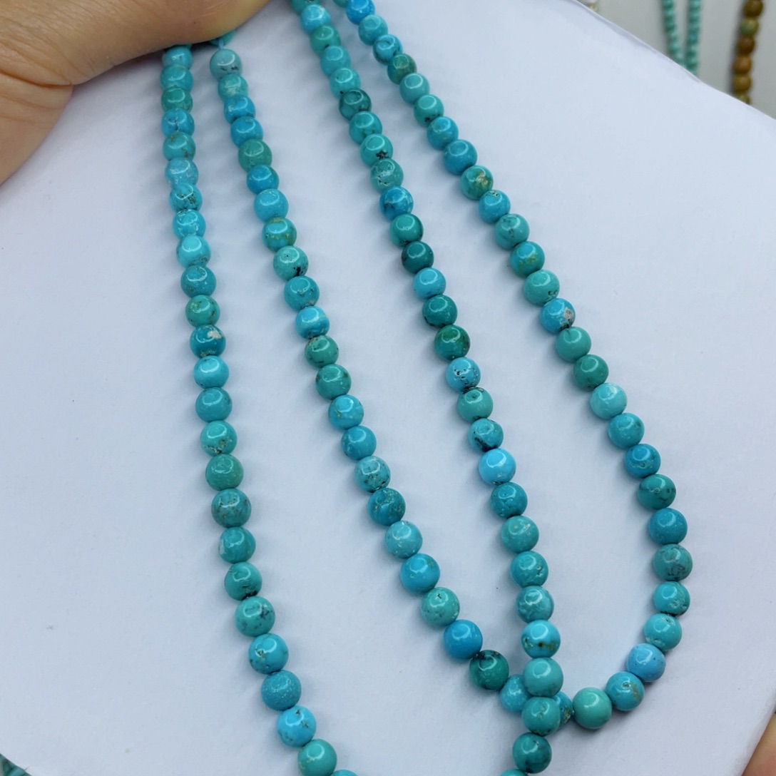 绿松石颈饰未镶嵌