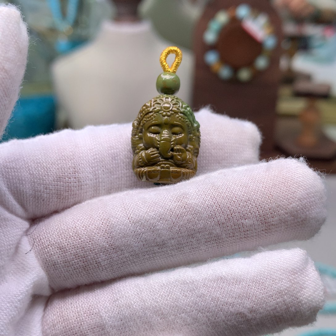 绿松石配饰未镶嵌