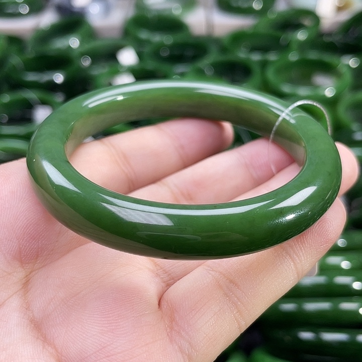 未镶嵌手镯和田玉（碧玉）